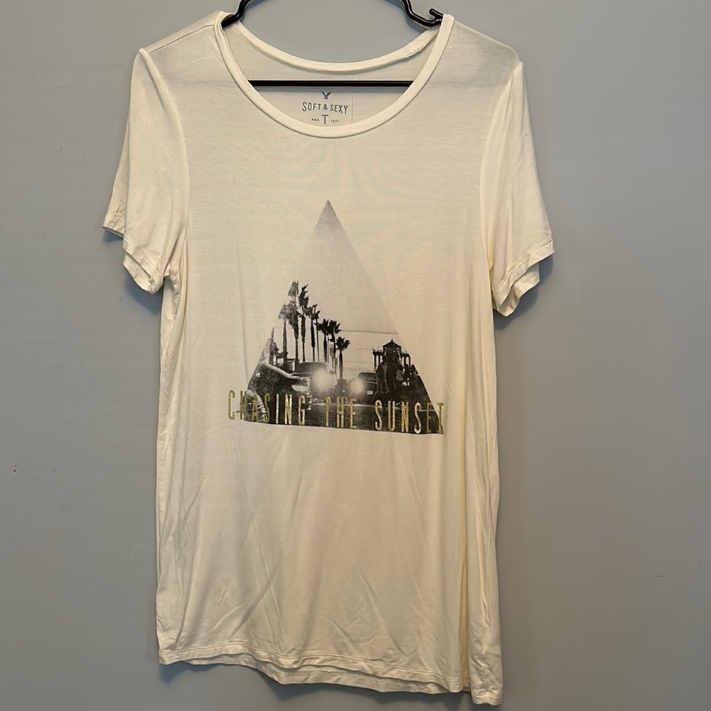 American Eagle 🦅 Cream Soft & Sexy Chasing the Sunset Shirt Size S